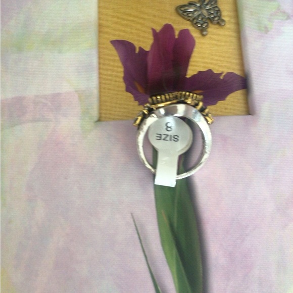 Beautiful silver/black ring surrounded by gorgeous diamond stone choos your size - Picture 3 of 9